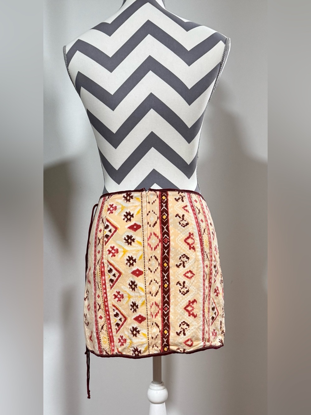 Free People Women’s Faux Wrap Mini Skirt Aztec Southwestern Print Boho Size 2 - Picture 5 of 10
